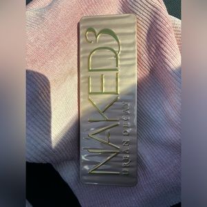 BRAND NEW NAKED 3 with BRUSH INCLUDED